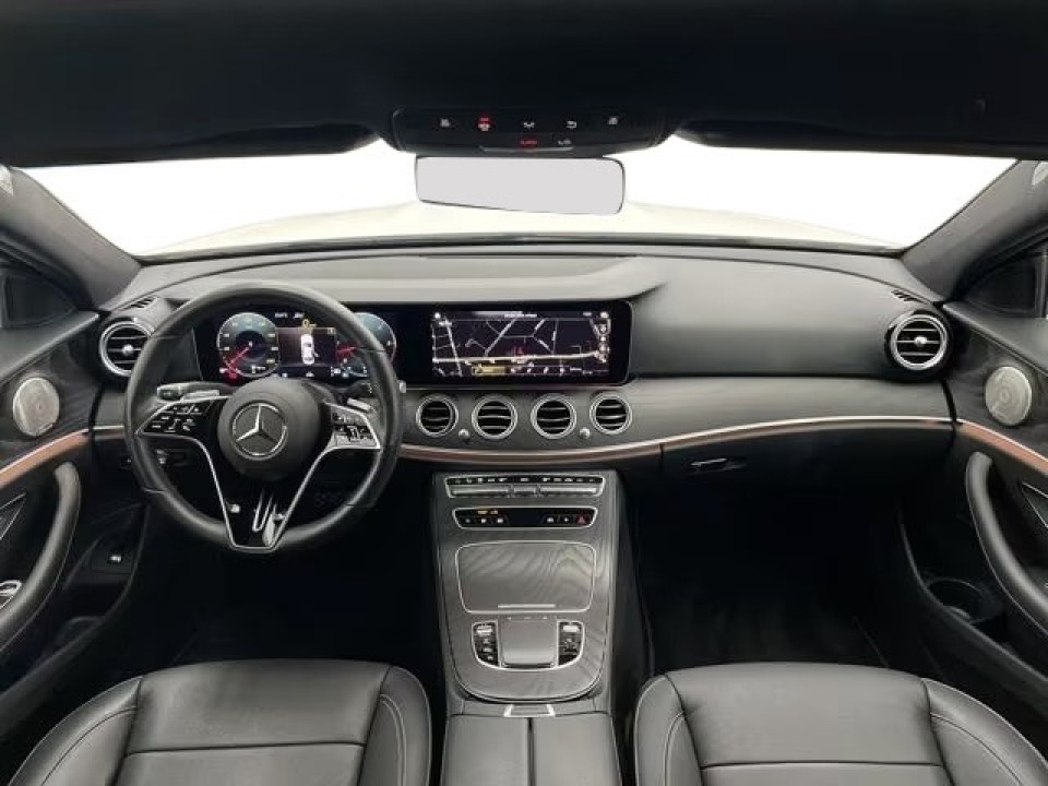 Mercedes-Benz E 400d 4MATIC AMG - foto 8