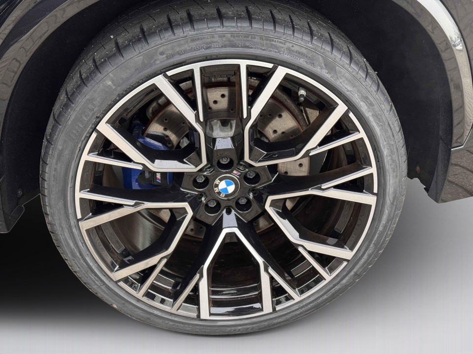 BMW X5 M Competition - foto 20