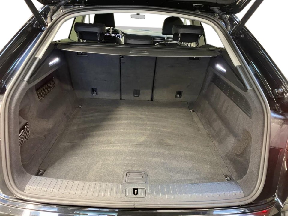 Audi Q8 55TFSI quattro tiptronic - foto 15