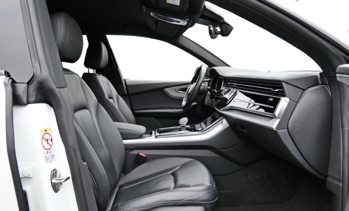 Audi Q8 55 TFSIe quattro (5)