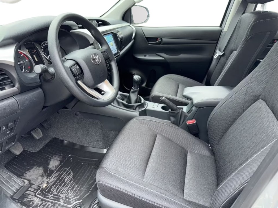 Toyota Hilux - foto 6