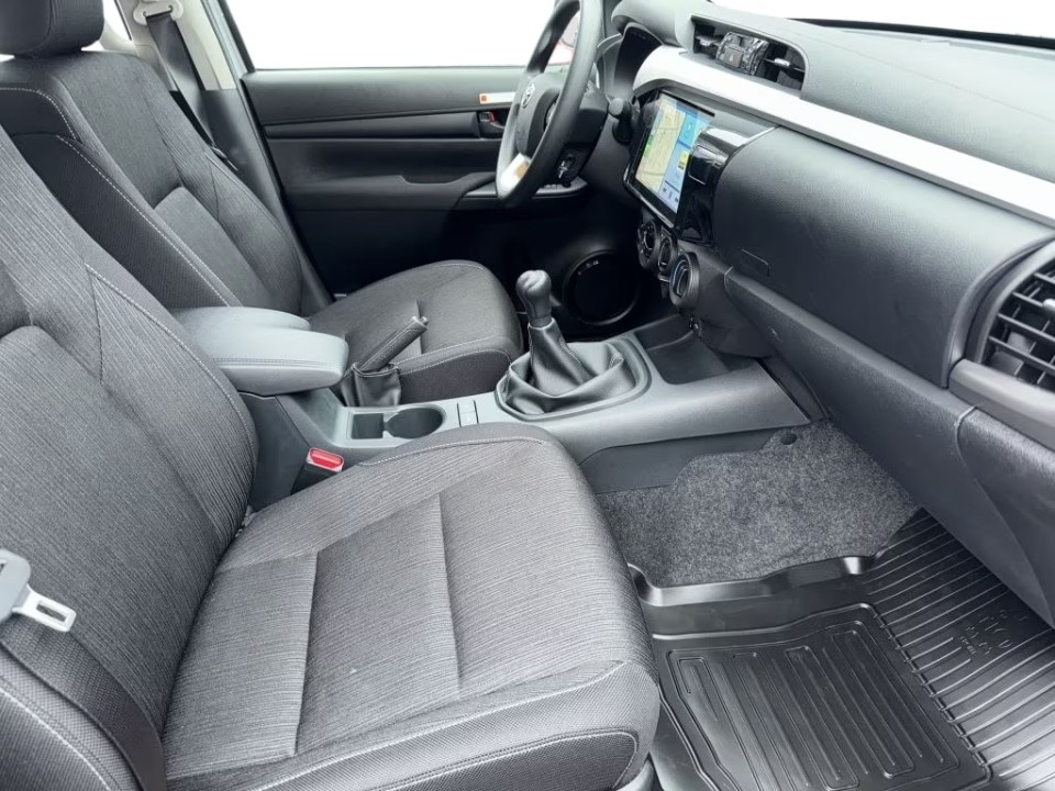 Toyota Hilux - foto 7