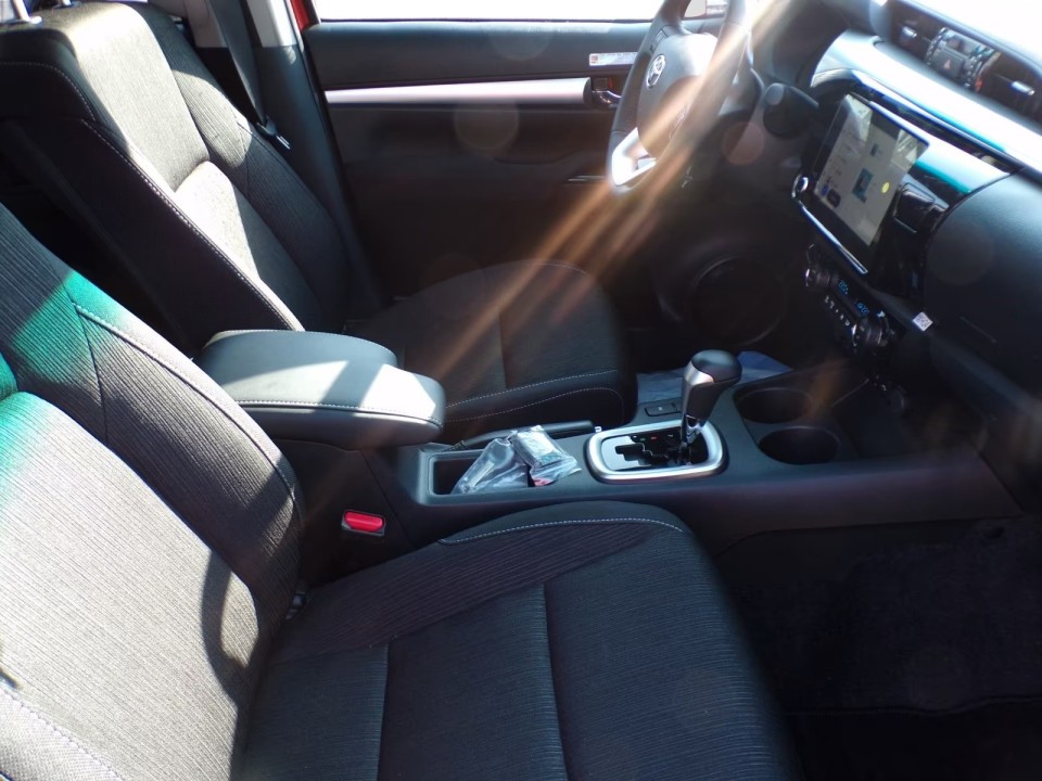 Toyota Hilux Comfort - foto 12