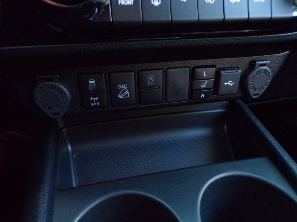 Toyota Hilux Comfort - foto 14