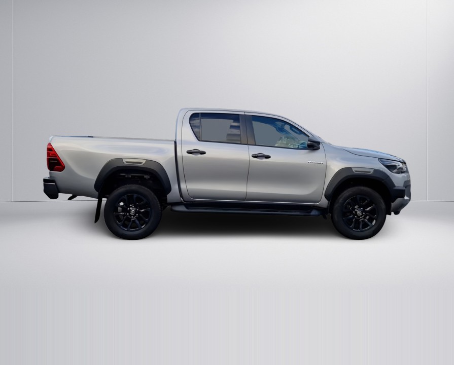 Toyota Hilux Invincible (2)