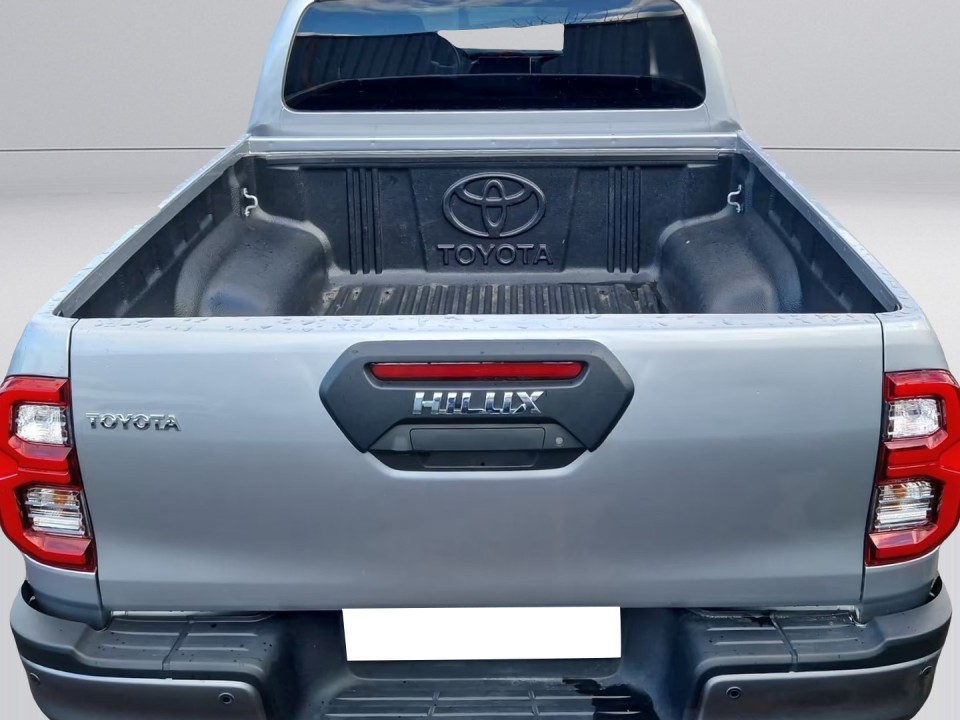 Toyota Hilux Invincible (5)