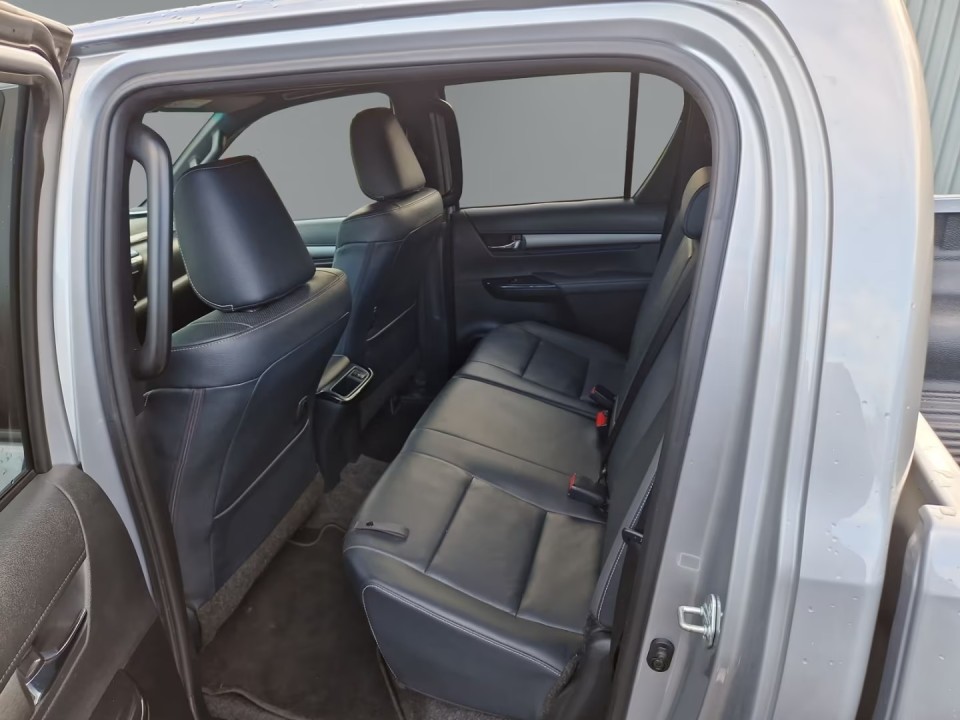 Toyota Hilux Invincible - foto 16
