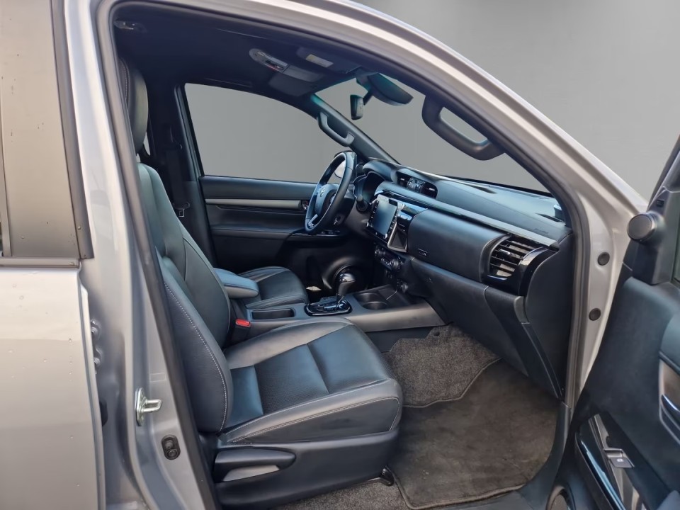 Toyota Hilux Invincible - foto 13