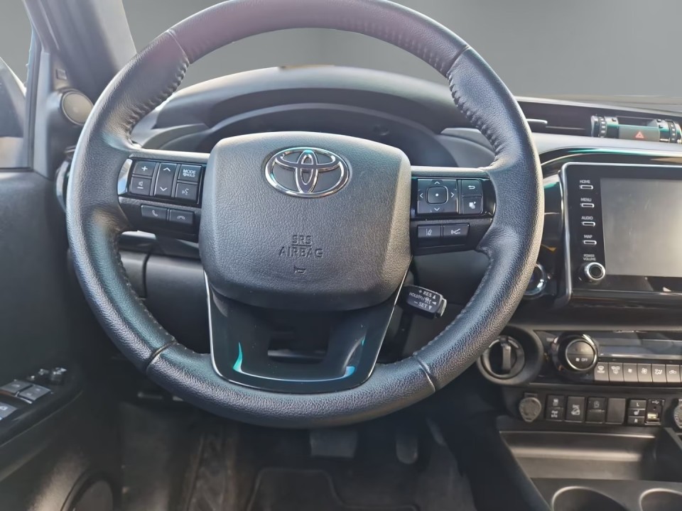 Toyota Hilux Invincible - foto 10