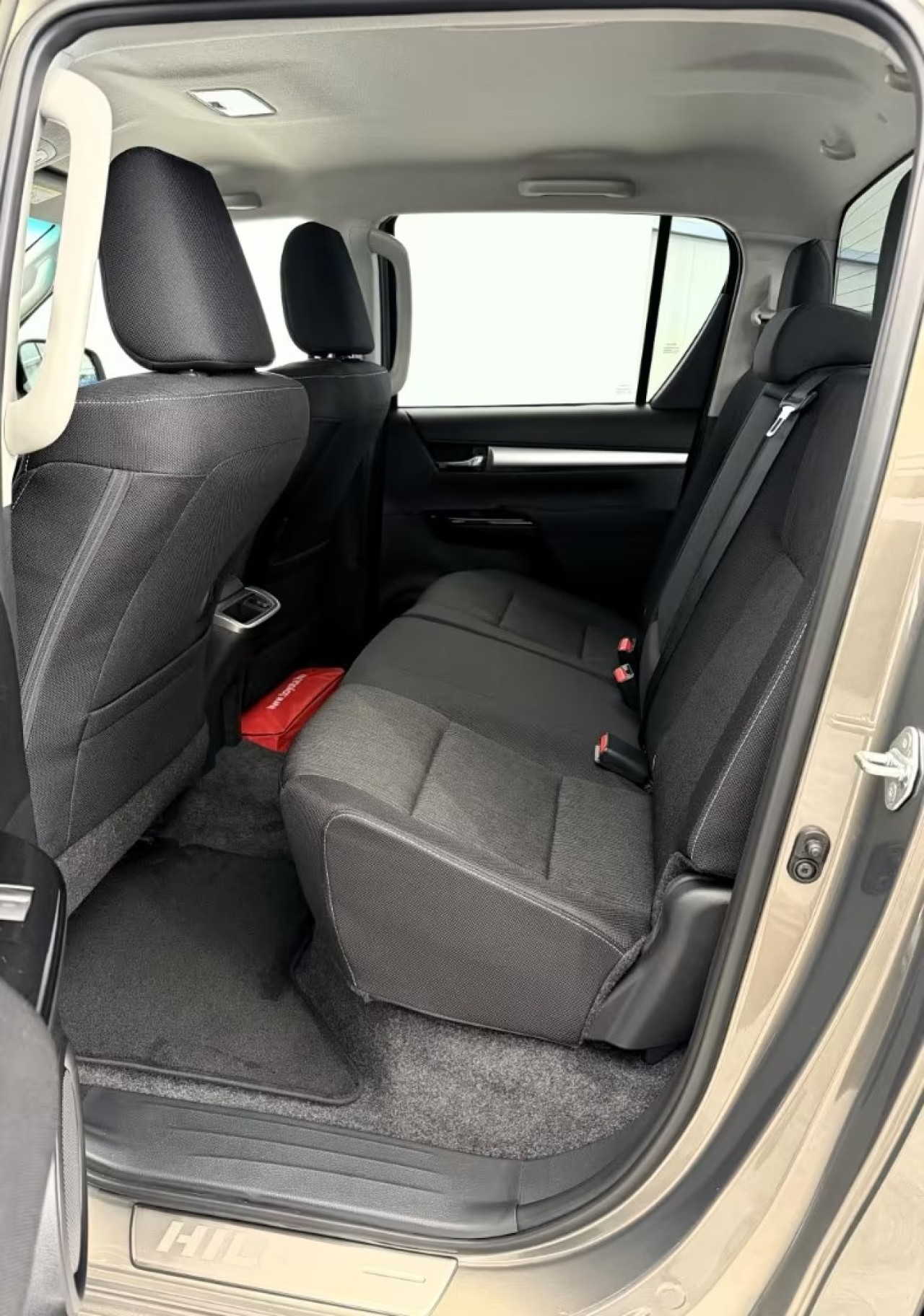 Toyota Hilux Executive - foto 24