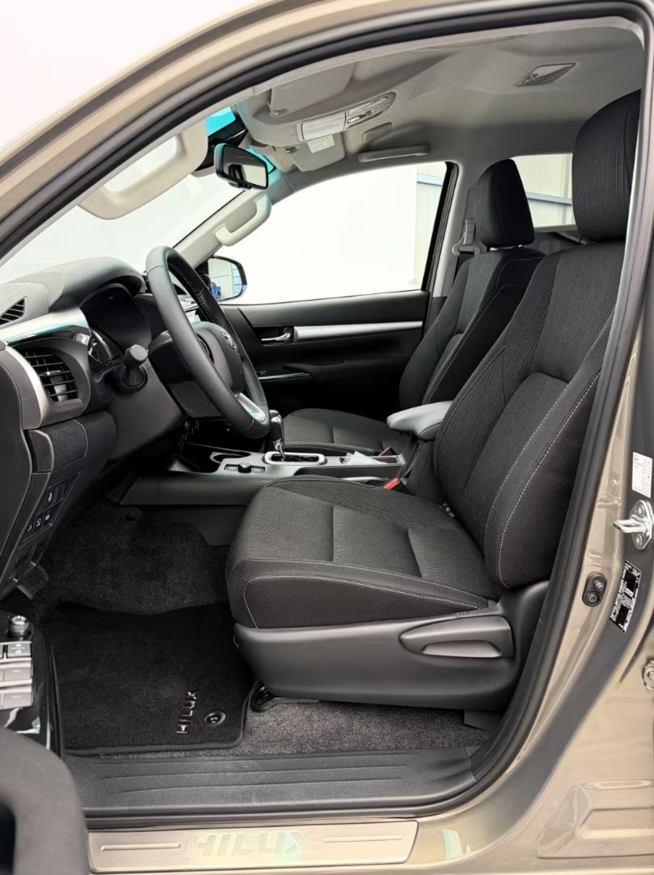 Toyota Hilux Executive - foto 14