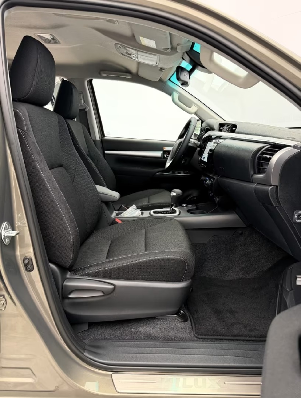 Toyota Hilux Executive - foto 15