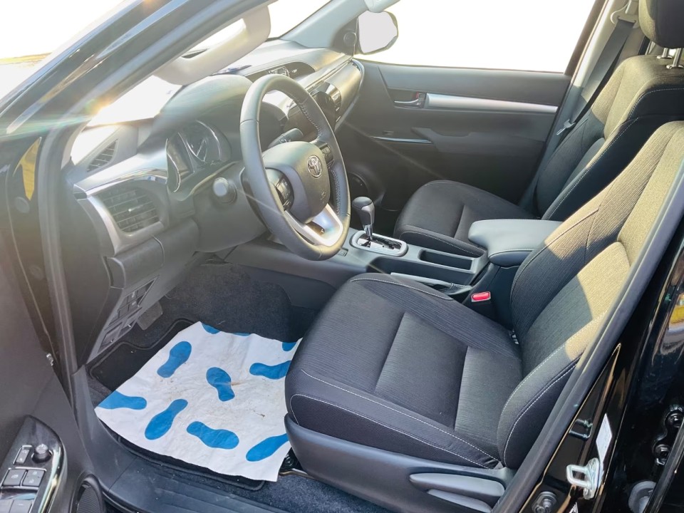 Toyota Hilux - foto 8