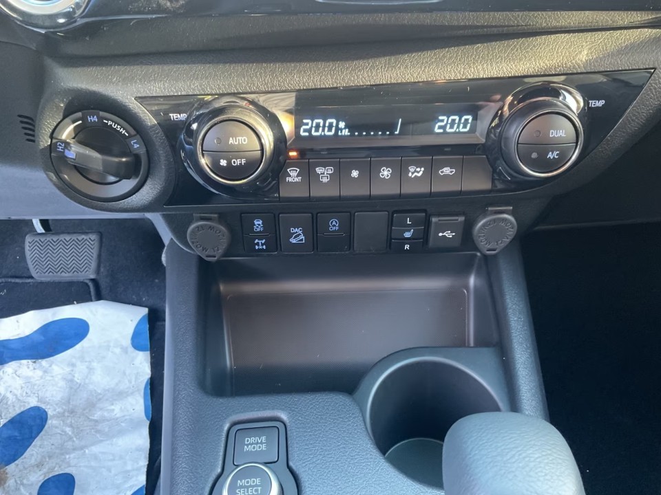 Toyota Hilux - foto 10