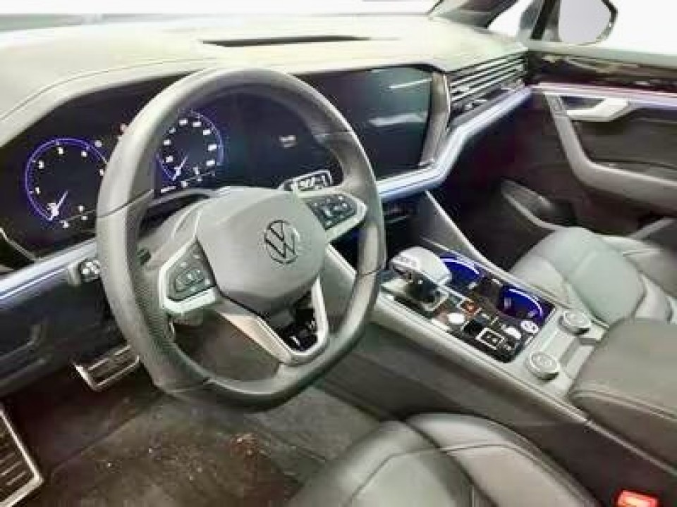 Volkswagen Touareg R-Line (3)