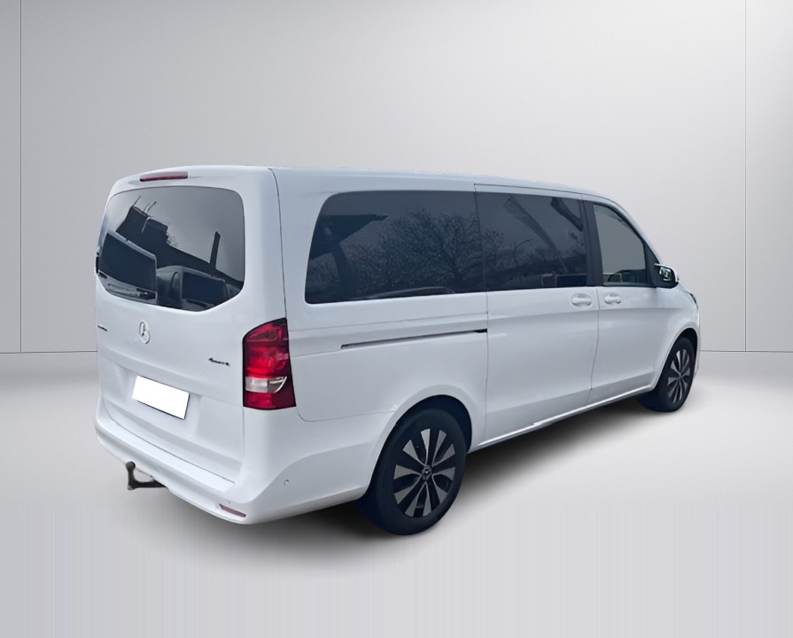 Mercedes-Benz V 220d 4MATIC (2)