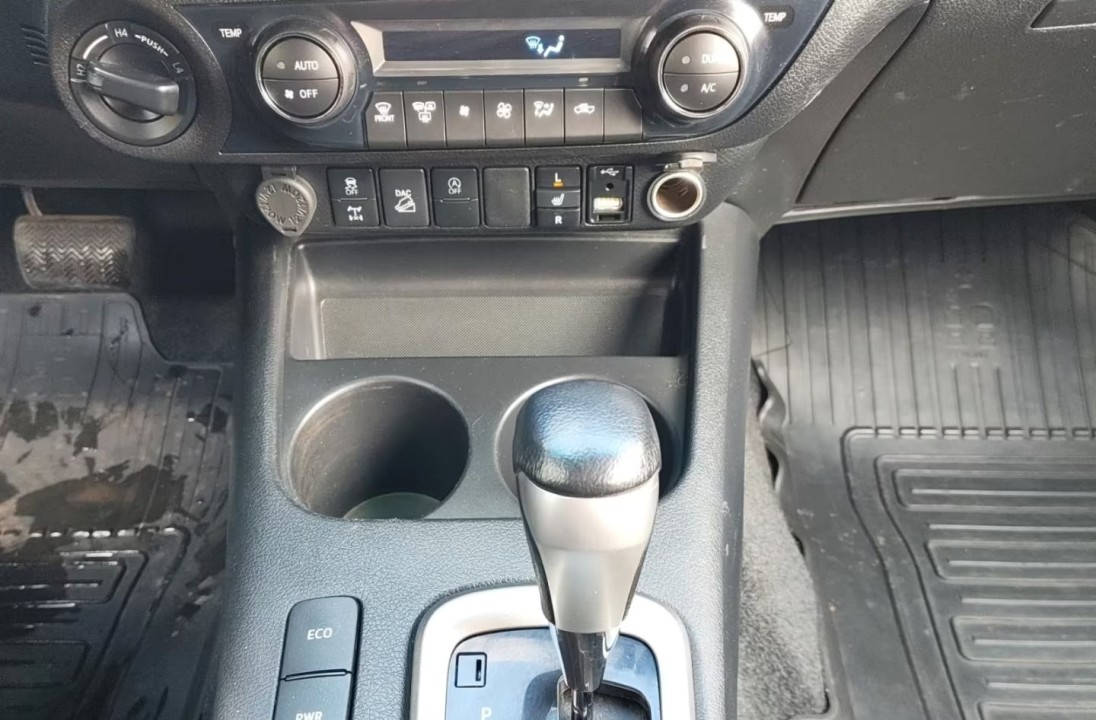 Toyota Hilux Comfort - foto 13