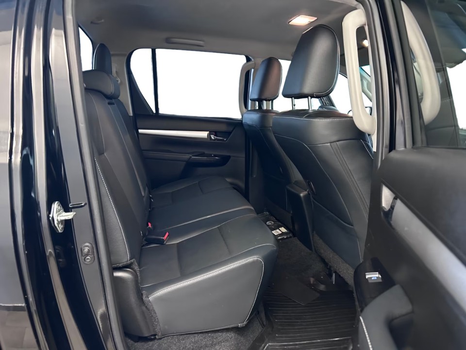 Toyota Hilux Executive - foto 6