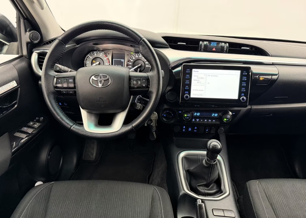 Toyota Hilux - foto 16
