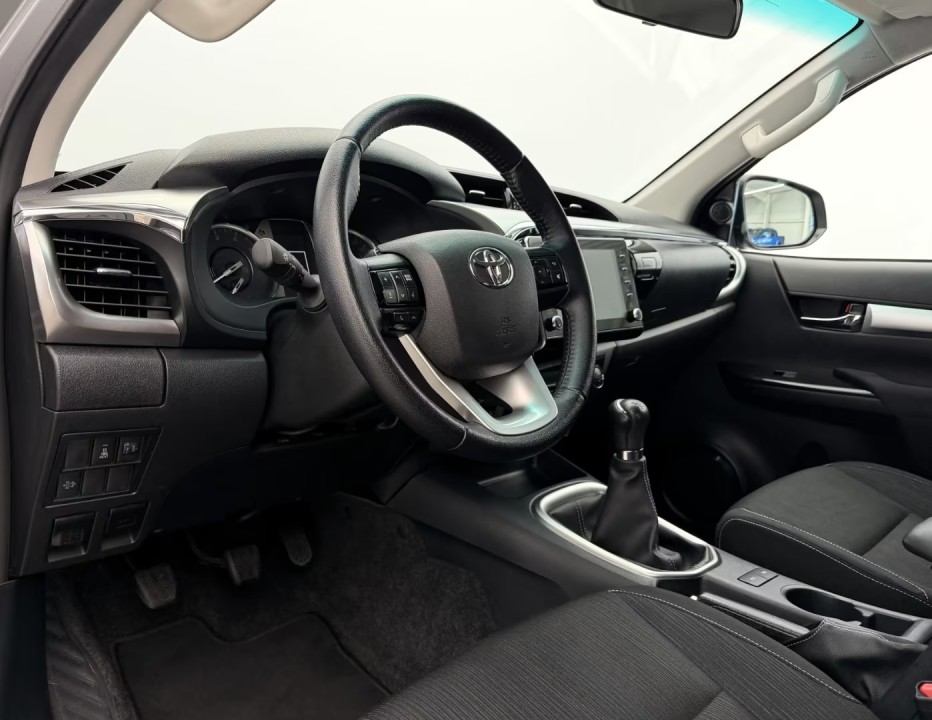 Toyota Hilux - foto 9