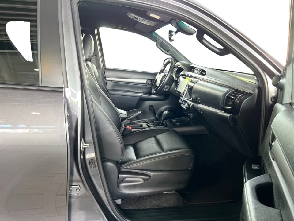 Toyota Hilux Invincible - foto 12