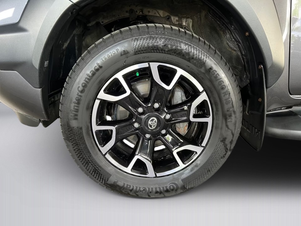 Toyota Hilux Invincible - foto 21