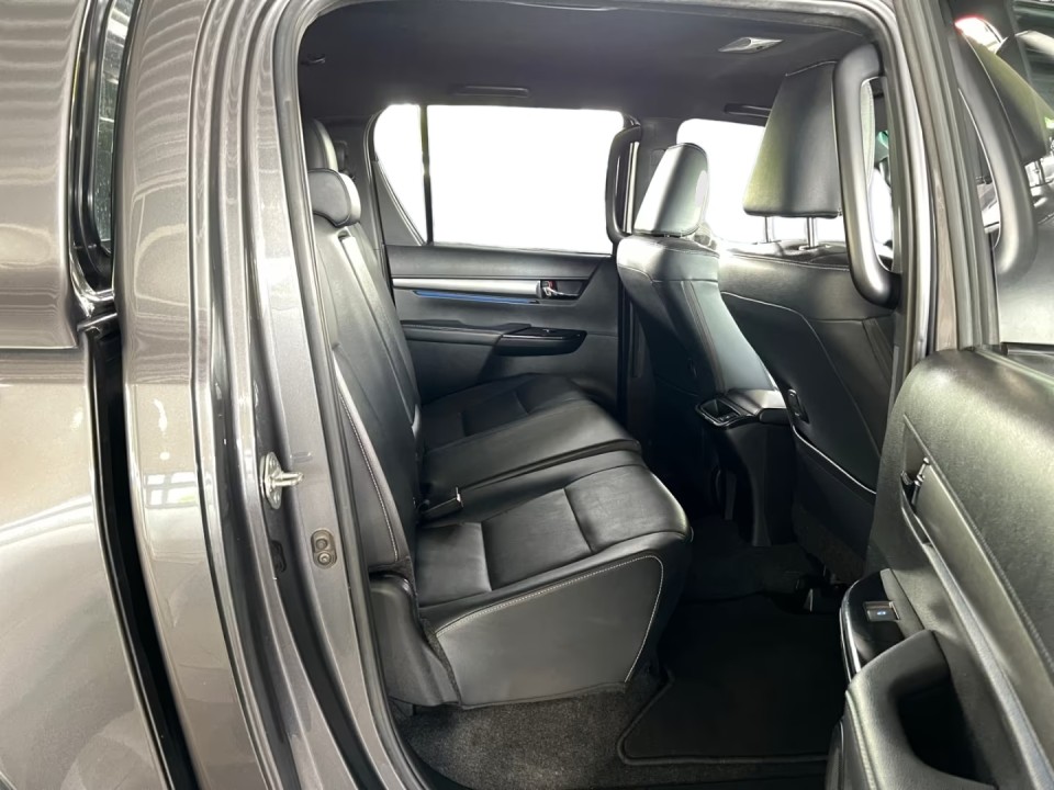 Toyota Hilux Invincible - foto 11
