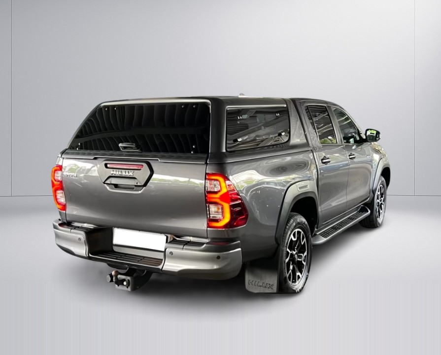Toyota Hilux Invincible (3)