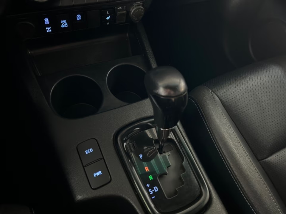 Toyota Hilux Invincible - foto 19