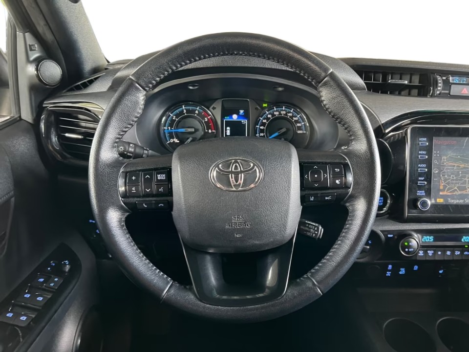 Toyota Hilux Invincible - foto 14