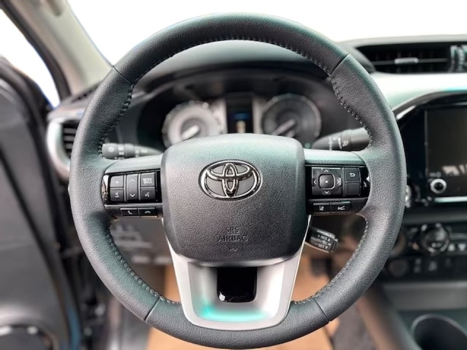 Toyota Hilux - foto 8
