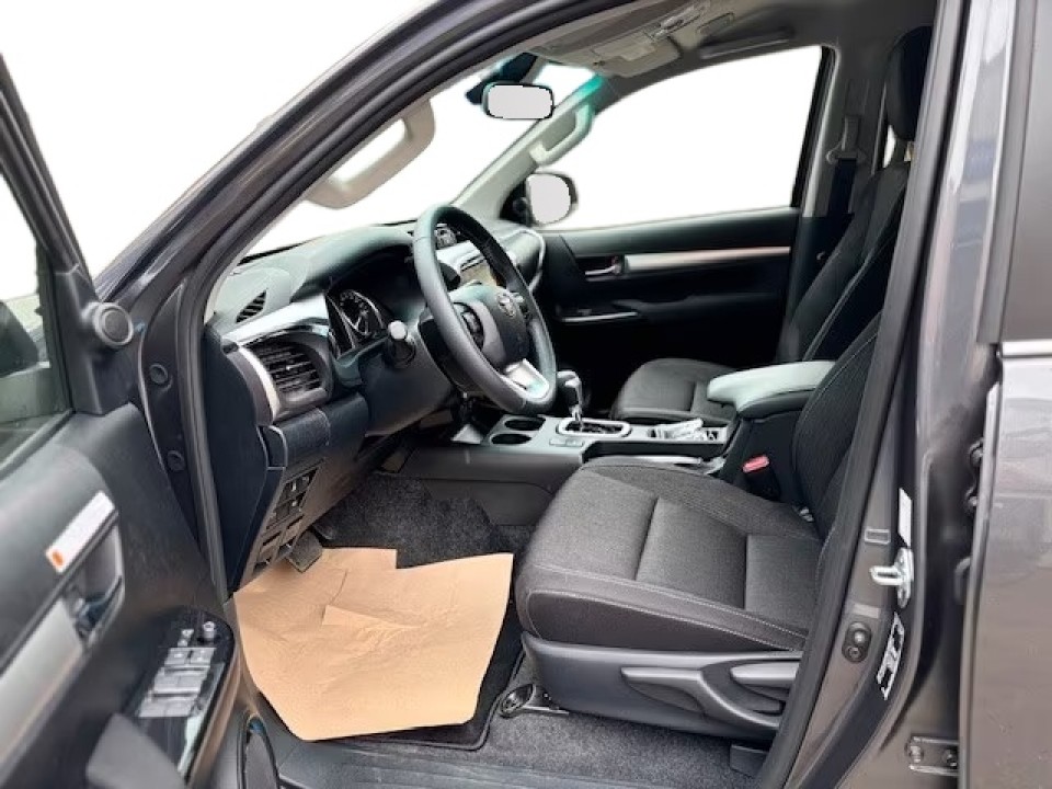 Toyota Hilux - foto 6