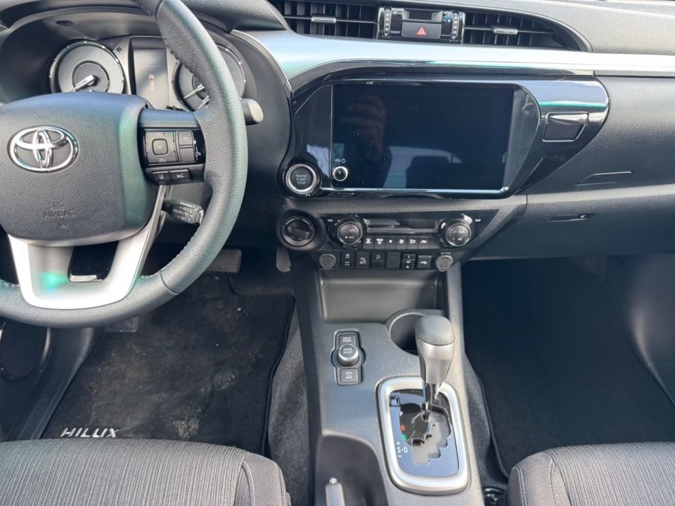 Toyota Hilux Executive - foto 17