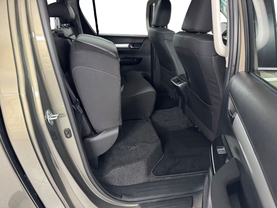 Toyota Hilux Executive - foto 12