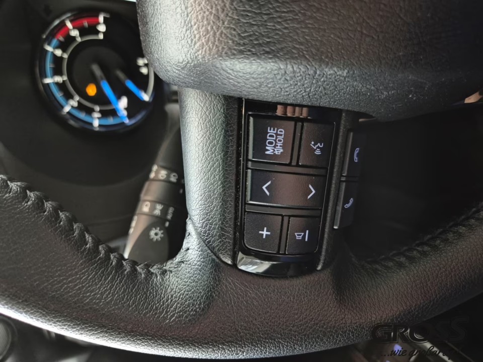 Toyota Hilux Invincible - foto 10