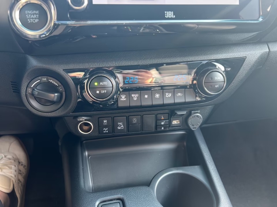 Toyota Hilux Comfort - foto 18