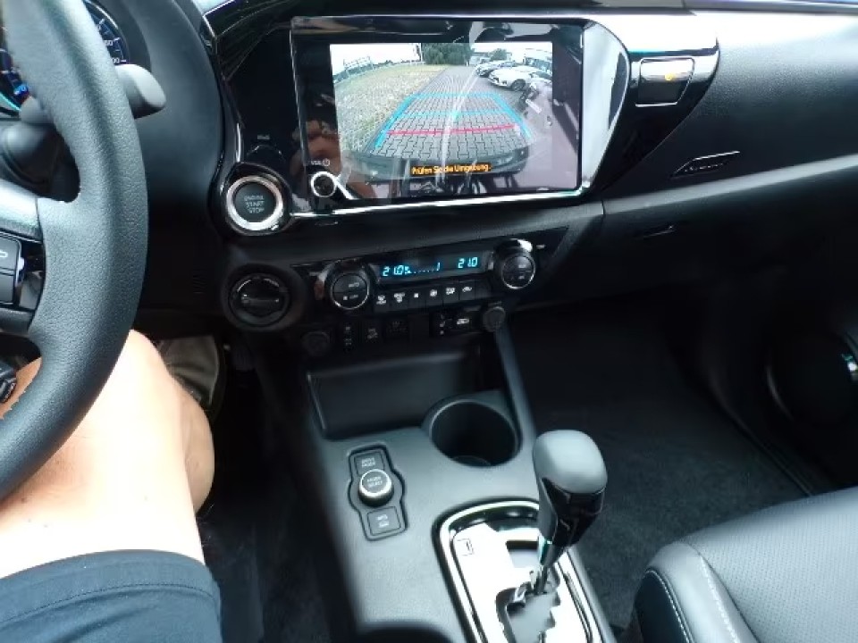 Toyota Hilux Invincible - foto 12