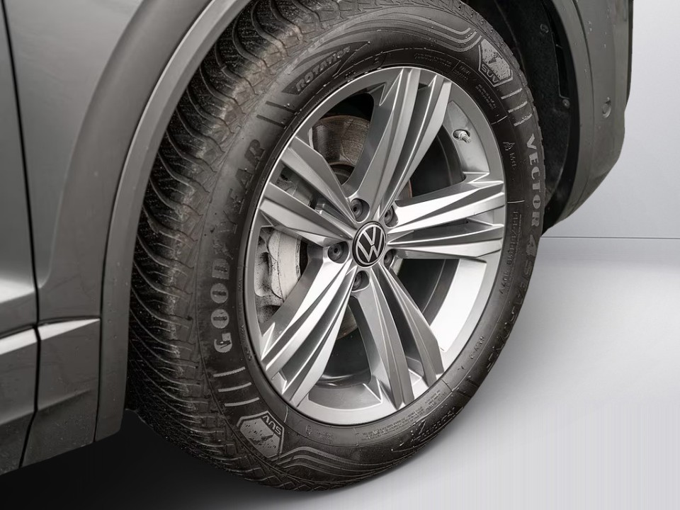 Volkswagen Touareg - foto 13