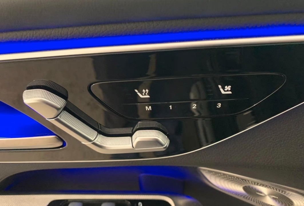 Mercedes-Benz GLC 220d AMG - foto 11