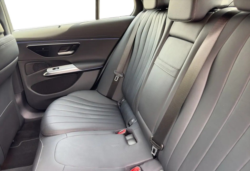 Mercedes-Benz E 220d 4MATIC - foto 9