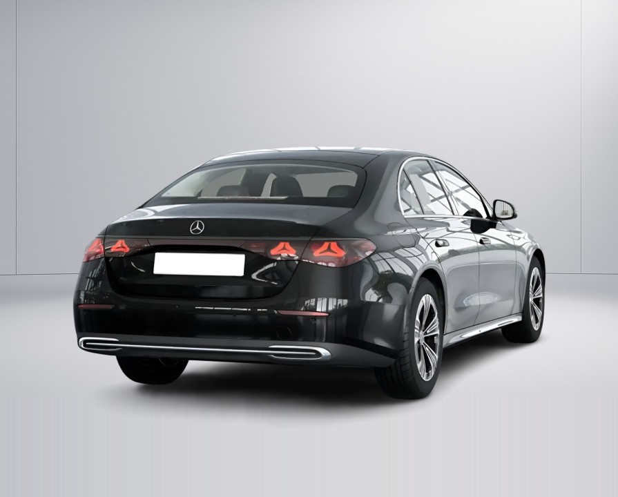 Mercedes-Benz E 200 4MATIC - foto 7