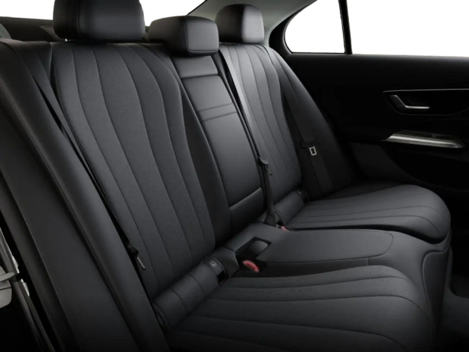 Mercedes-Benz E 200 4MATIC - foto 12