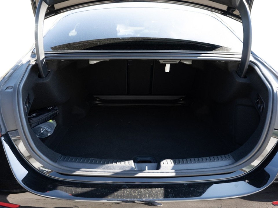 Mercedes-Benz E 200 4MATIC - foto 18