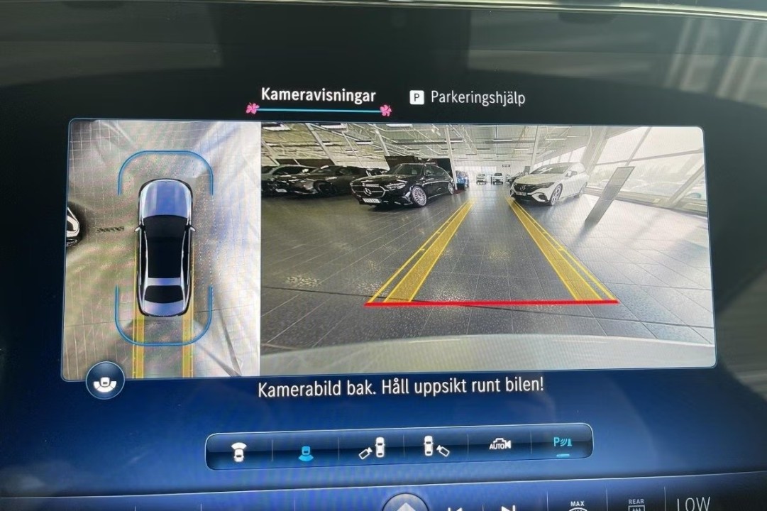 Mercedes-Benz E 300e 4MATIC AMG Line - foto 14