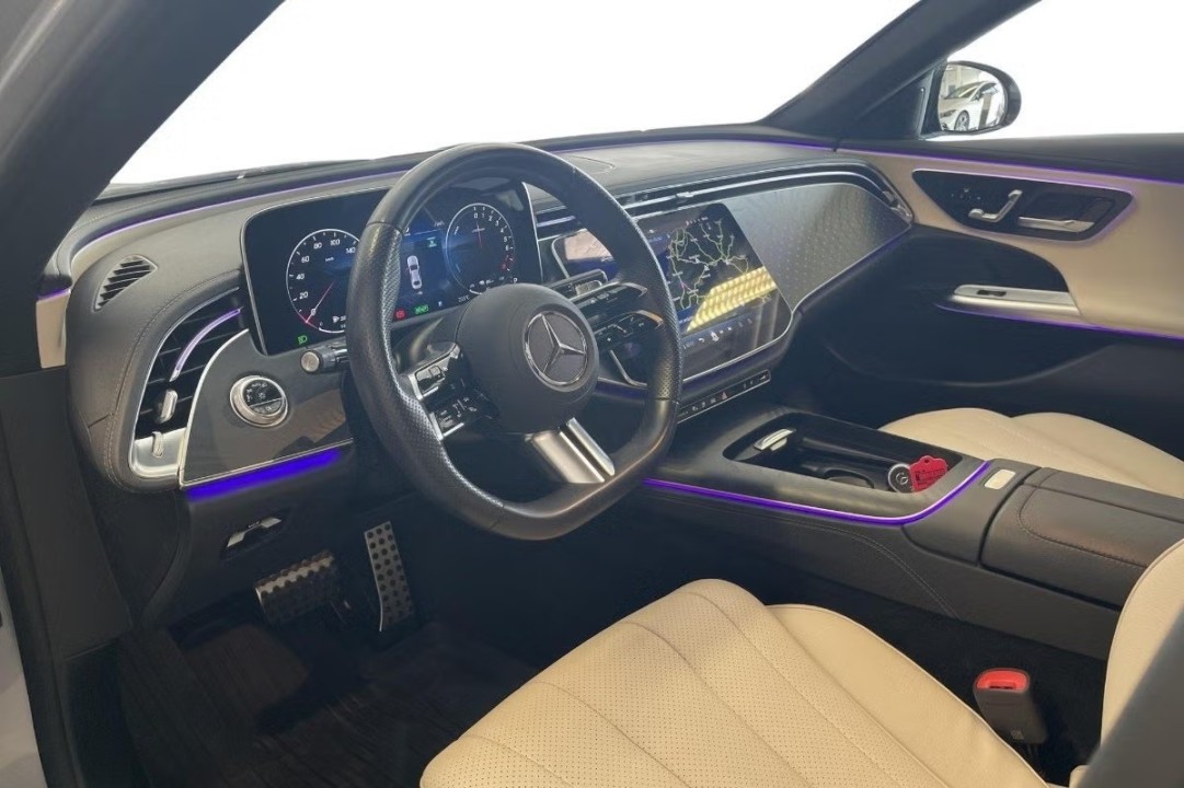 Mercedes-Benz E 300e 4MATIC AMG Line - foto 7