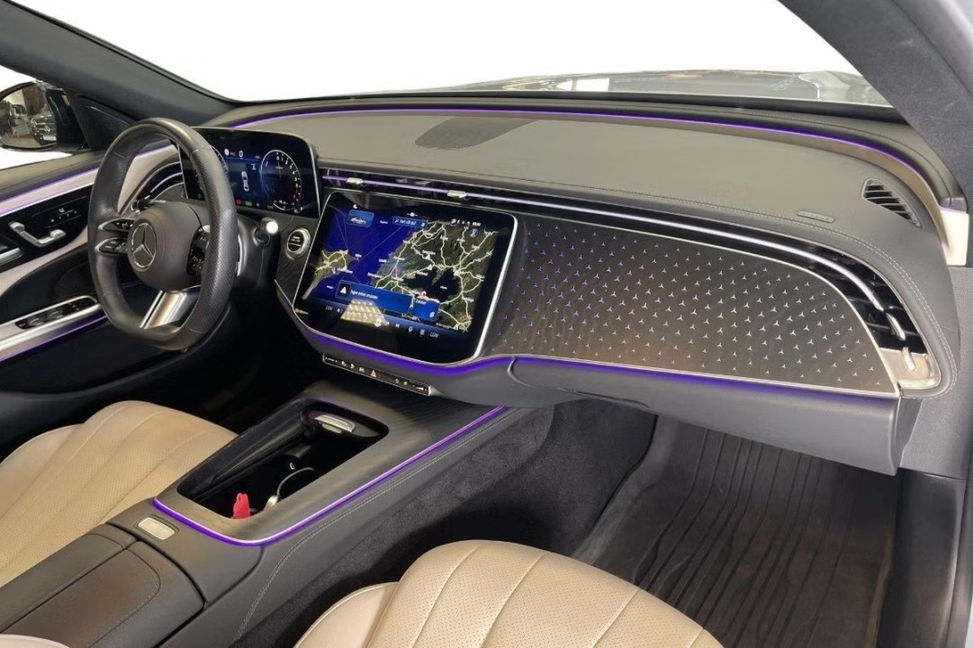 Mercedes-Benz E 300e 4MATIC AMG Line - foto 9