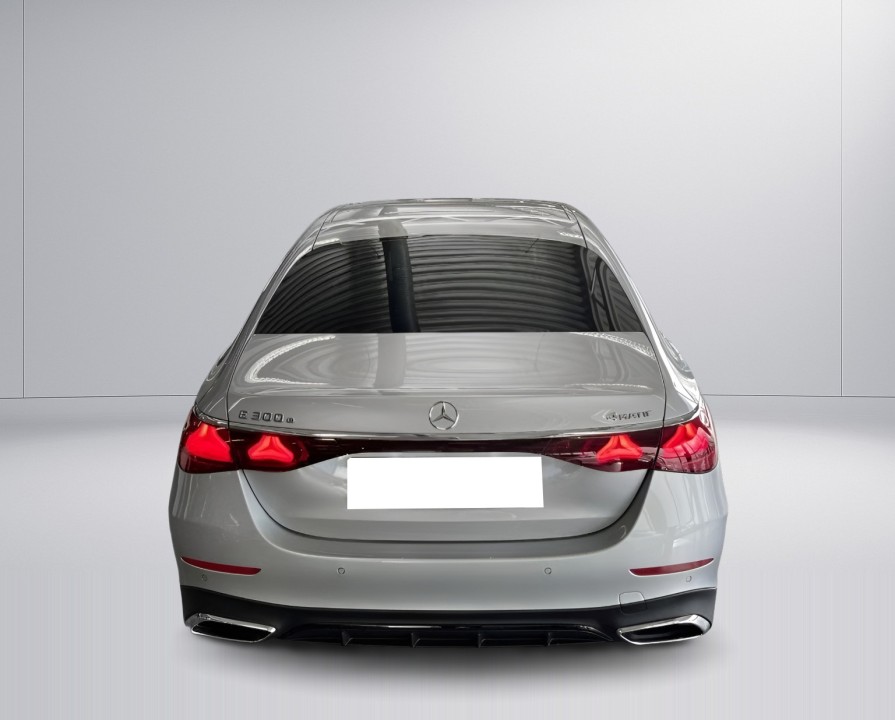 Mercedes-Benz E 300e 4MATIC AMG Line (3)