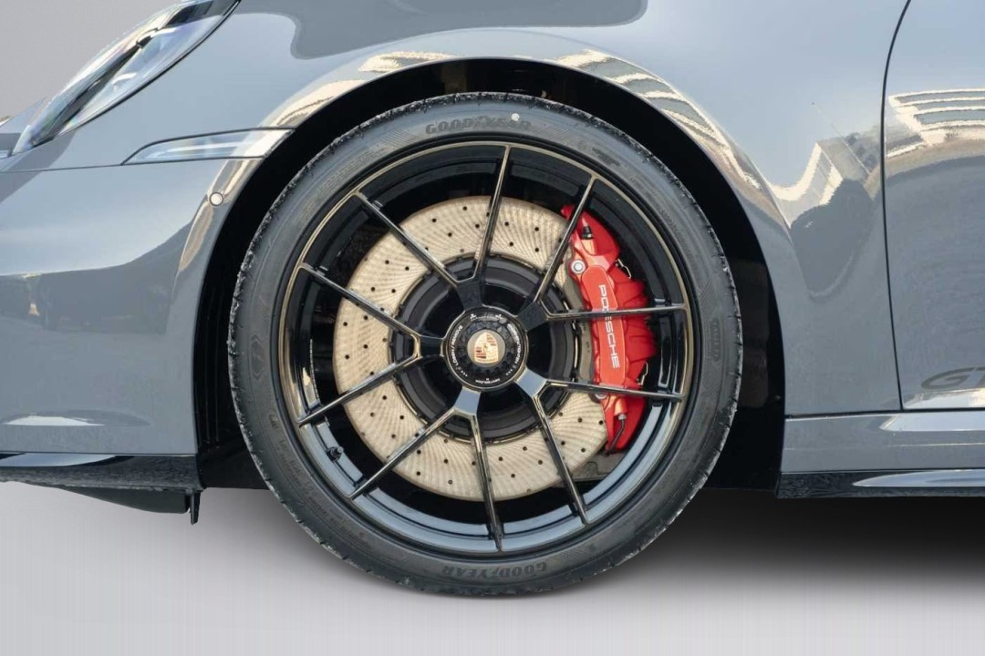 Porsche 911 Targa 4 GTS - foto 14
