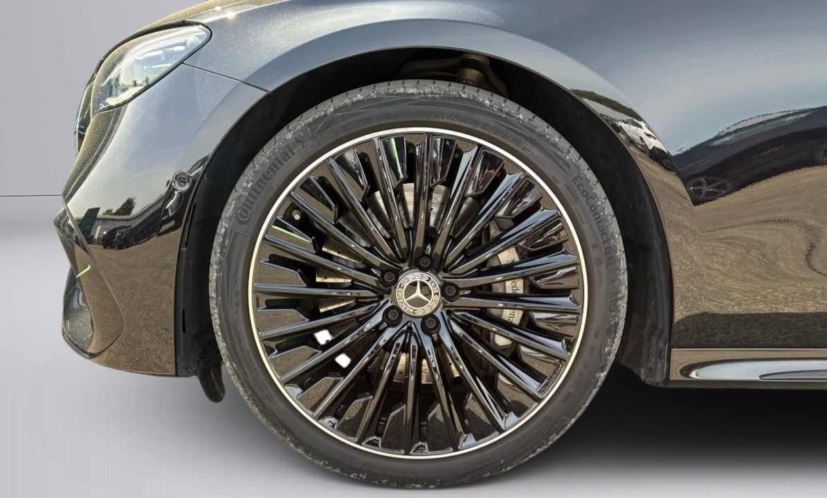 Mercedes-Benz E 450d 4MATIC AMG - foto 10