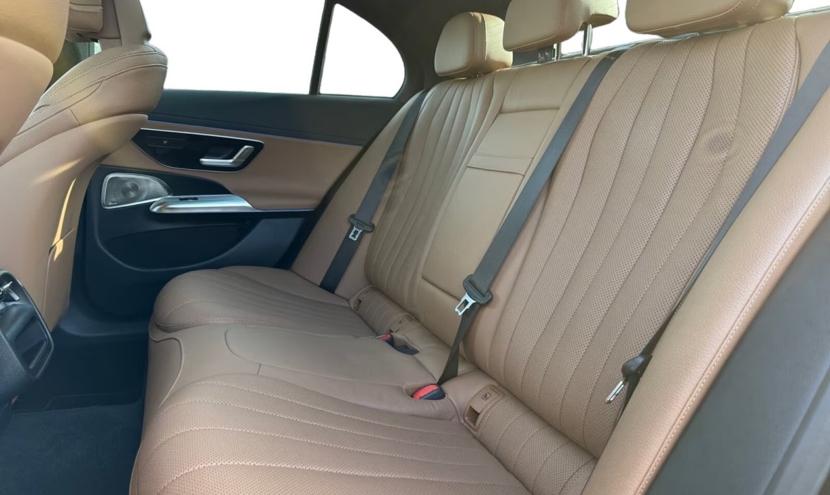 Mercedes-Benz E 450d 4MATIC AMG - foto 7